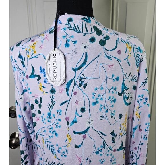 🦃New For The Republic Floral Spring Long Sleeve Blouse V Neck Half Button Small - Picture 6 of 13